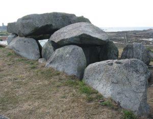 Le Trépied dolmen, Le Catioroc, St Saviour, Guernsey