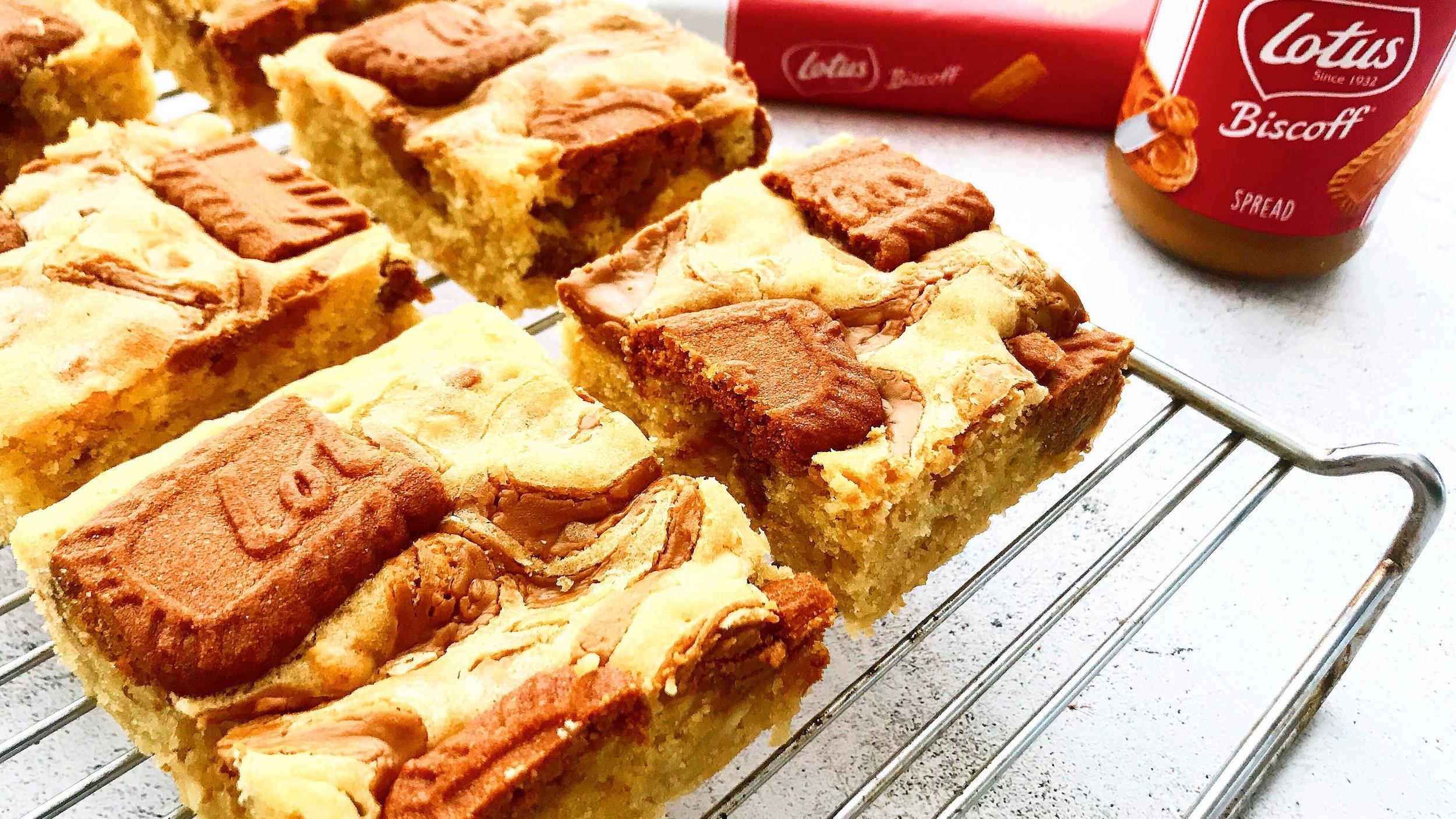 Recipe Lotus Biscoff white chocolate blondies Channel Eye