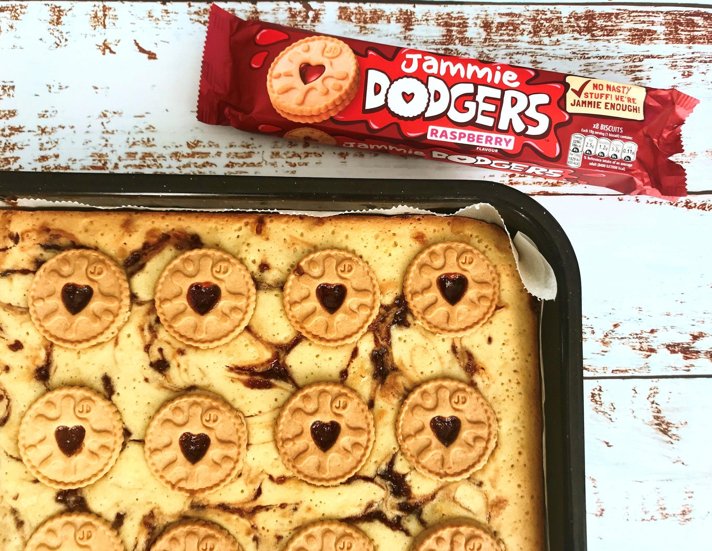 Recipe Jammie dodger blondies