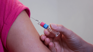 40,000 Covid-19 vaccination doses due in Guernsey by end of March