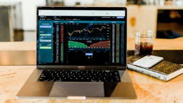 Laptop graph fintech