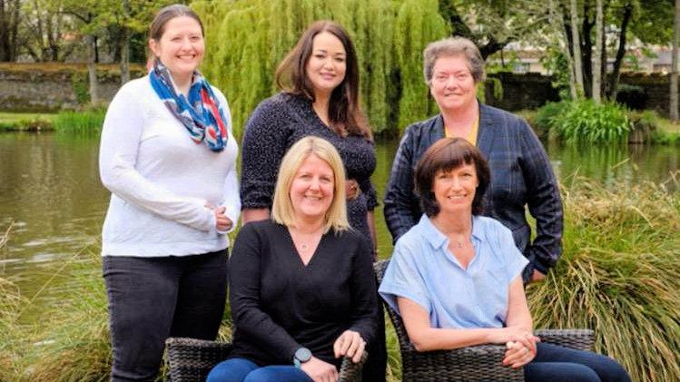 100 Women who care