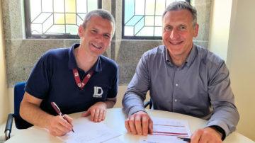 KPMG Signs Alliance with The ID Register (L - Tim Andrews, R - Tony Mancini)