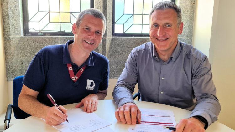 KPMG Signs Alliance with The ID Register (L - Tim Andrews, R - Tony Mancini)