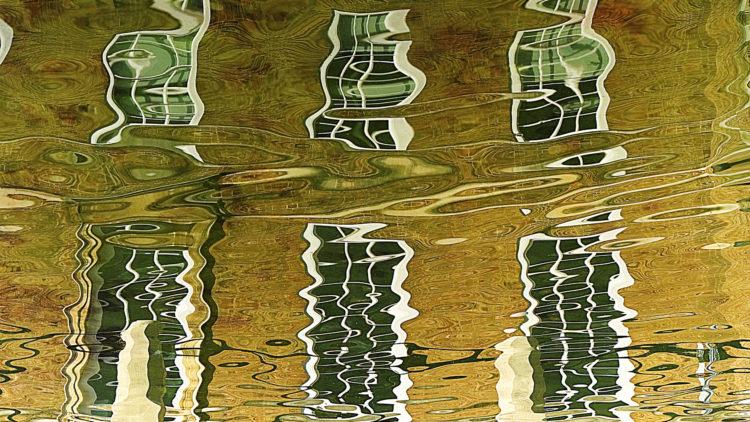 Reflection building water