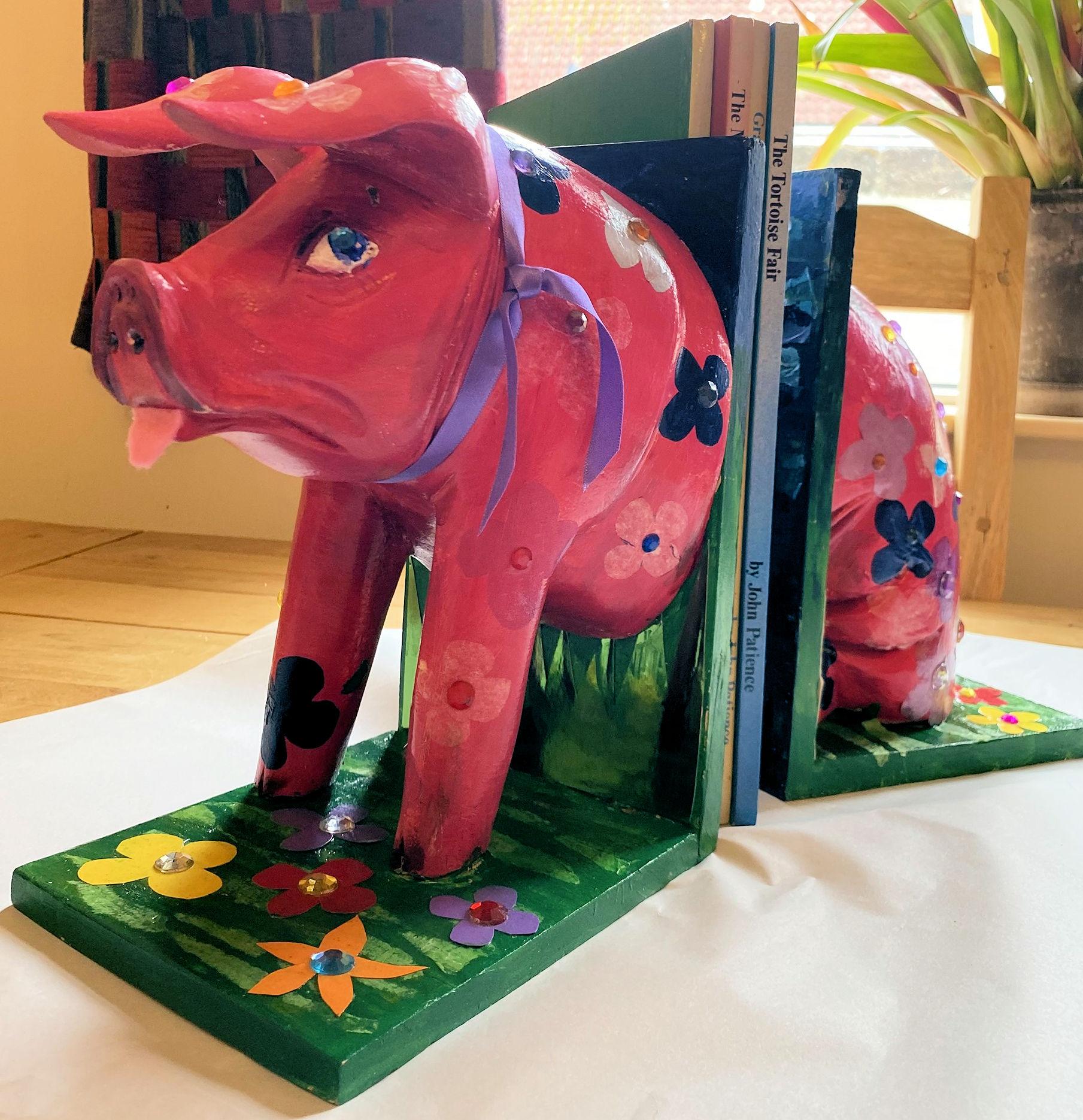 Acorn upcycling pig bookends