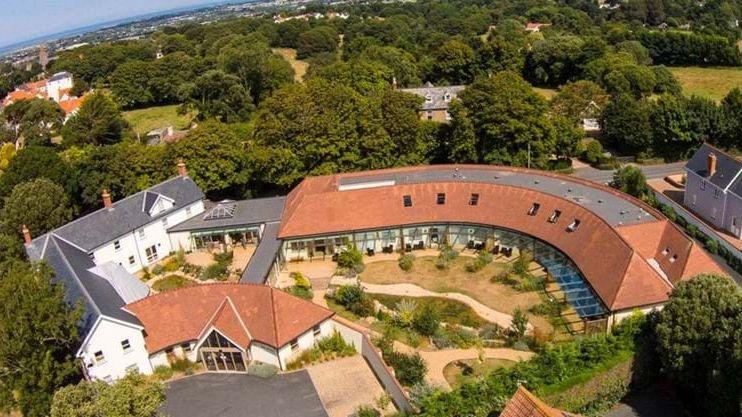 Les Bourgs Hospice