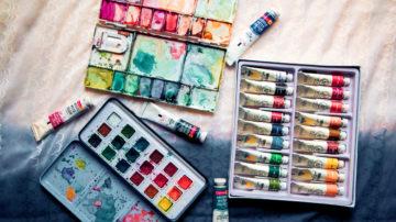Paints colours