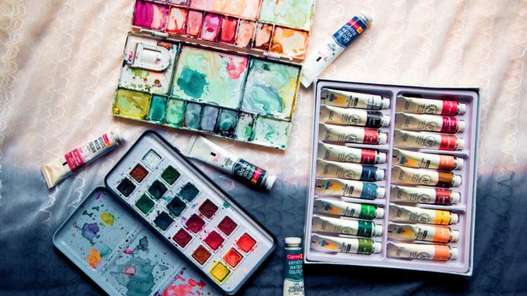 Paints colours
