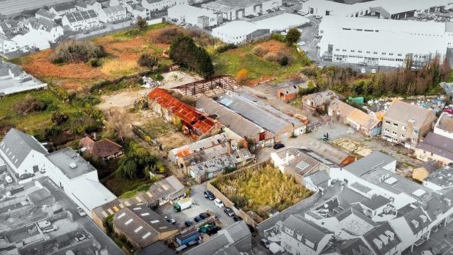 Leale's Yard