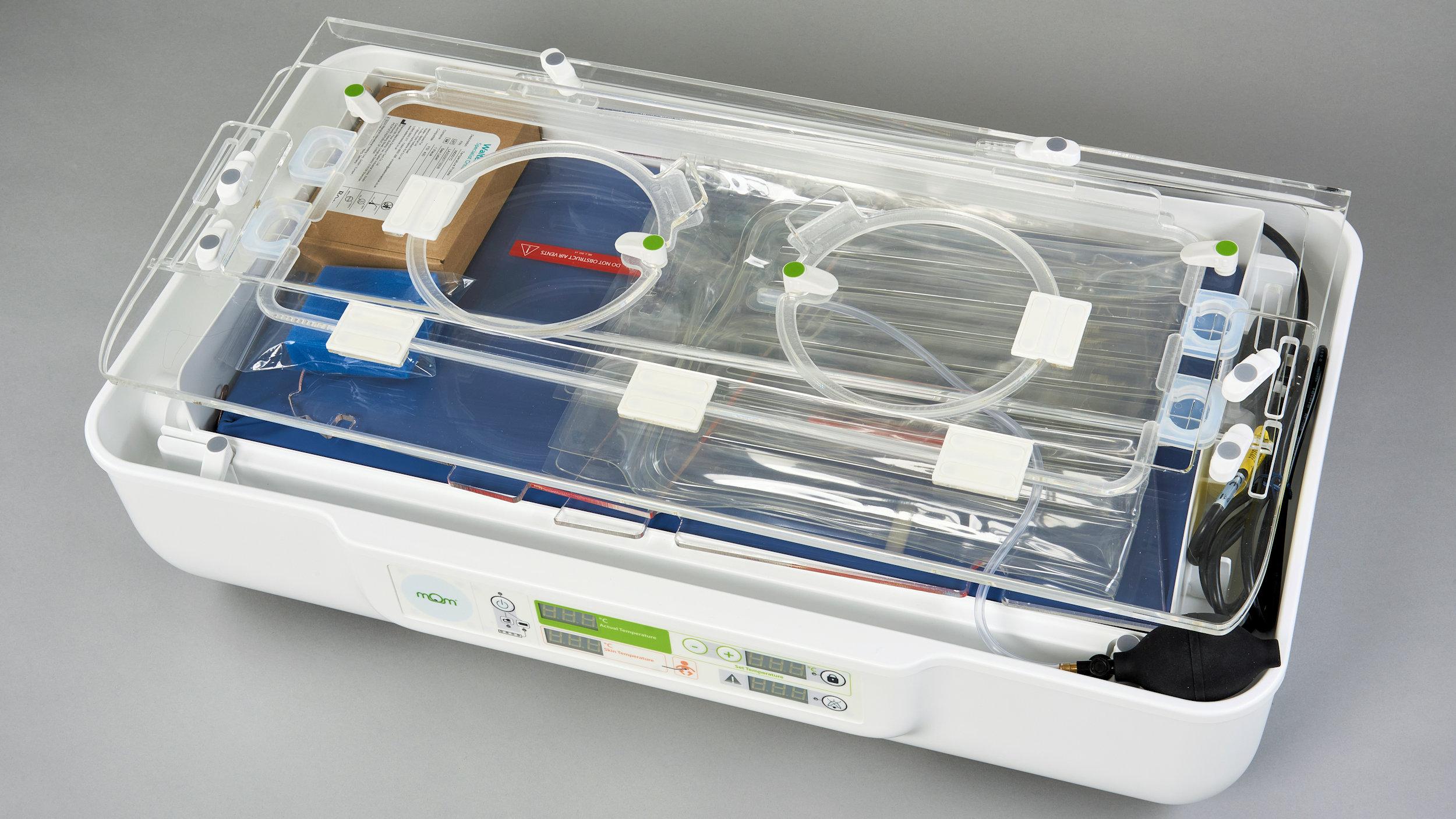 mom premature baby incubator