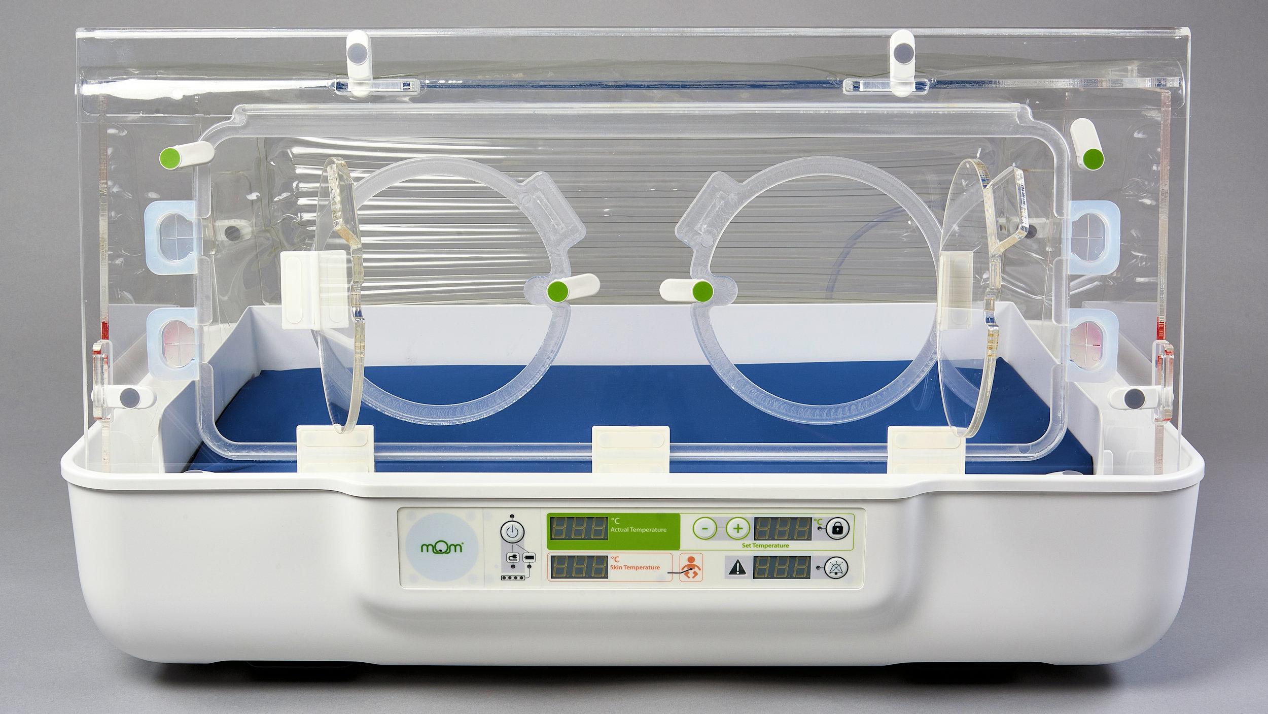 mom premature baby incubator