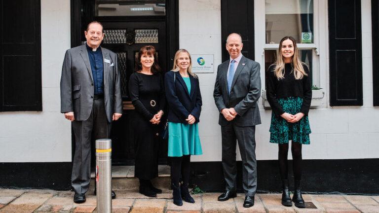 Ilustración De Icono Isométrico De Caja Negra Misteriosa Y Más Vectores