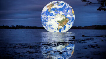 Floating Earth by Luke Jerram - photo by @PhotographicLeigh