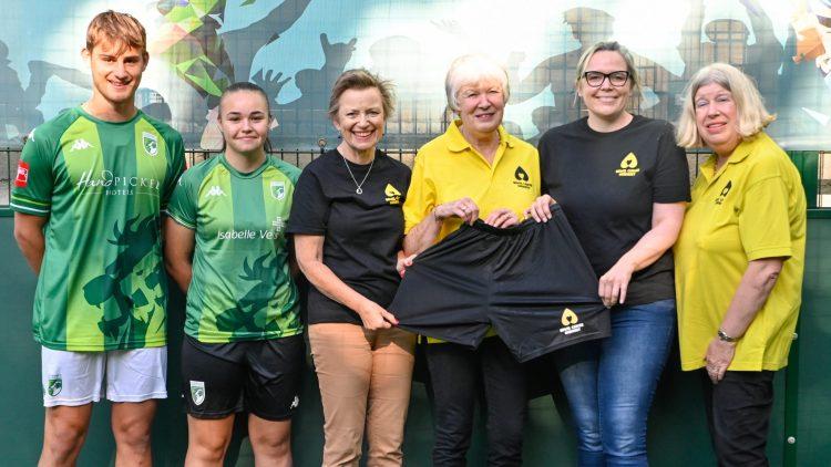 Bowel Cancer Guernsey sponsors Guernsey Football Club’s shorts
