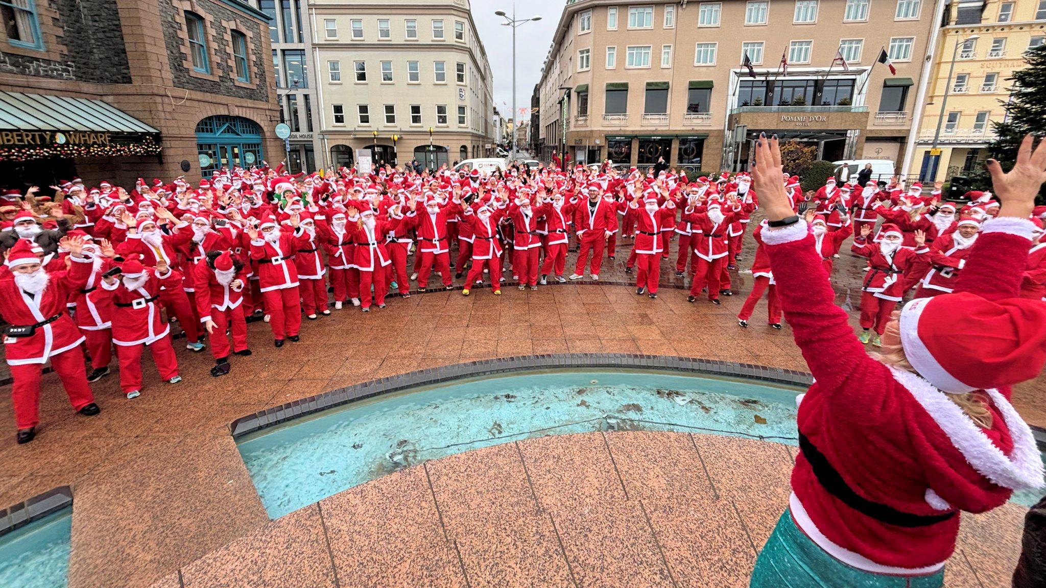 The Santas Sleigh The Day! Hospice Annual Santa Dash Fun-run Raises 