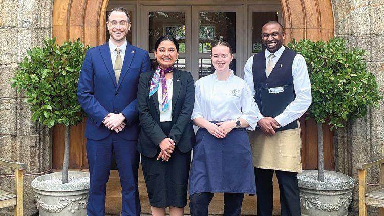 Longueville Manor receives Customer Excellence Award from British Airways Holidays