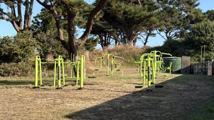 Bowel Cancer Guernsey keeps fitness on track with Delancey donation