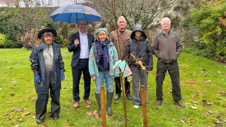 Guests help Sarnia Hotels raise over £10,000 to fund 1,100 trees for Guernsey