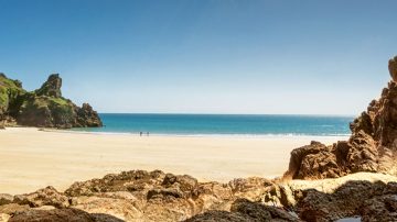 Boost for Guernsey with ferry reservations a third higher than in 2025