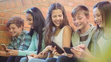 Channel Islanders back social media ban for under-16s, poll finds